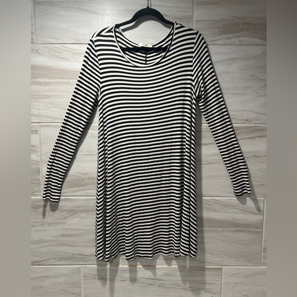 Love Fire Dress Ribbed Knit Black and White NWT Size Medium